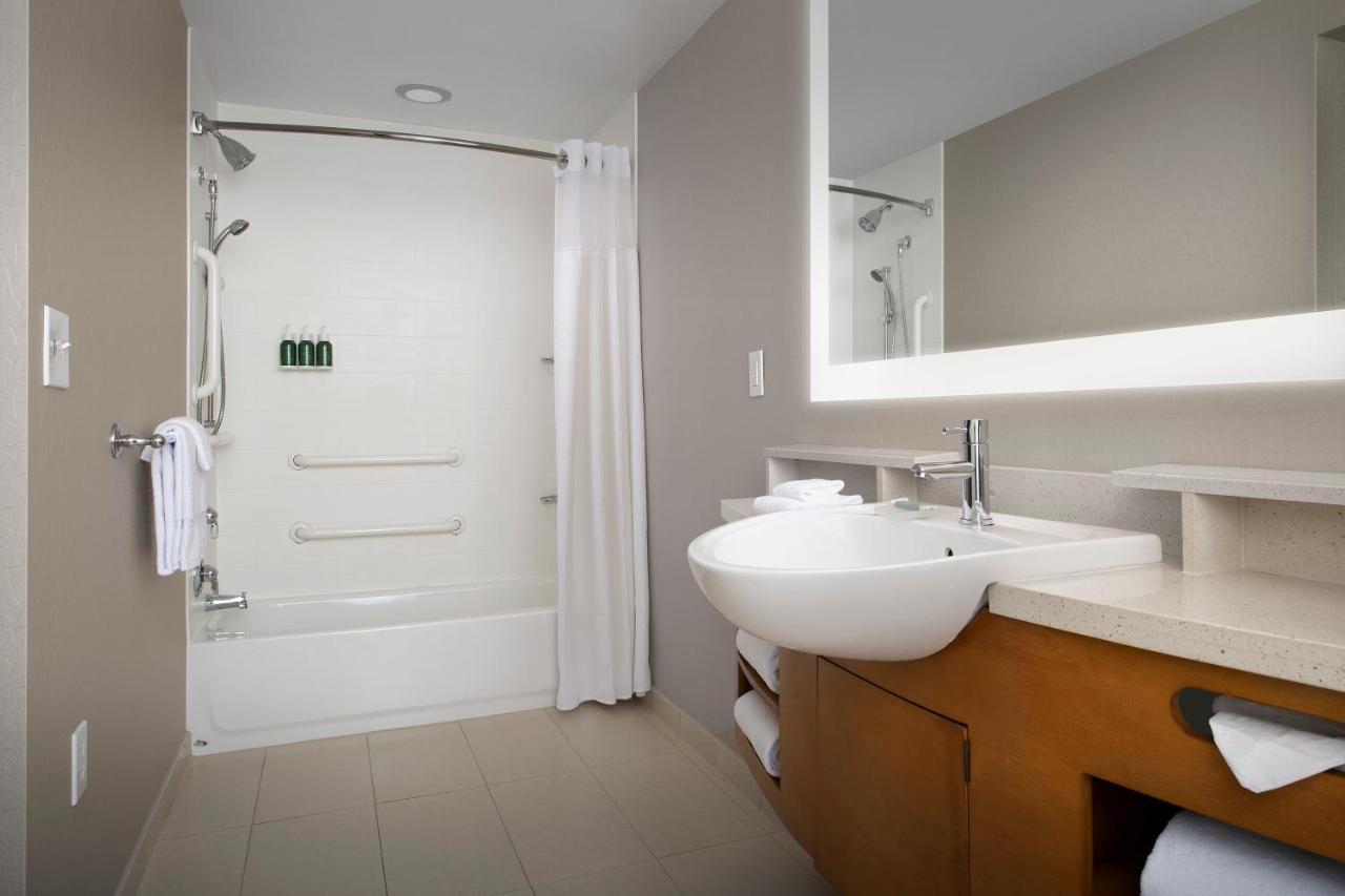 Springhill Suites By Marriott Huntsville West/Research Park Экстерьер фото