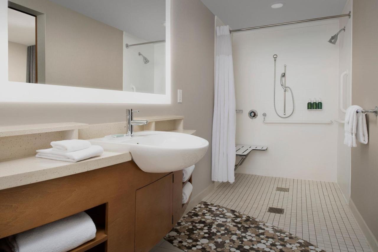 Springhill Suites By Marriott Huntsville West/Research Park Экстерьер фото